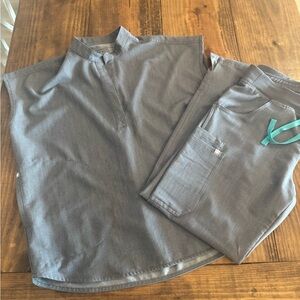 Figs scubs - Rafaela top S / cargo pants M